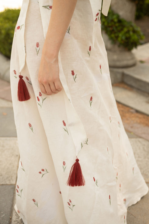 Lovely Tulip Sarong Ivory